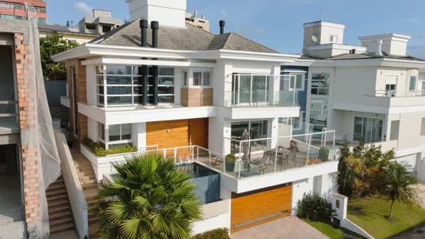 Uma casa para você se apaixonar na primeira vista no Estreito em Florianópolis !