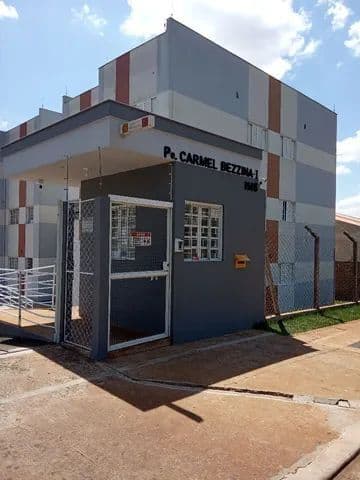 Apartamento à venda no bairro Jardim Strass em Londrina/PR