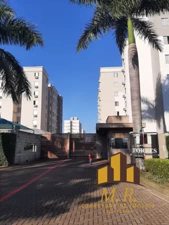 Apartamento à venda no bairro Conjunto Habitacional Santiago II em Londrina/PR