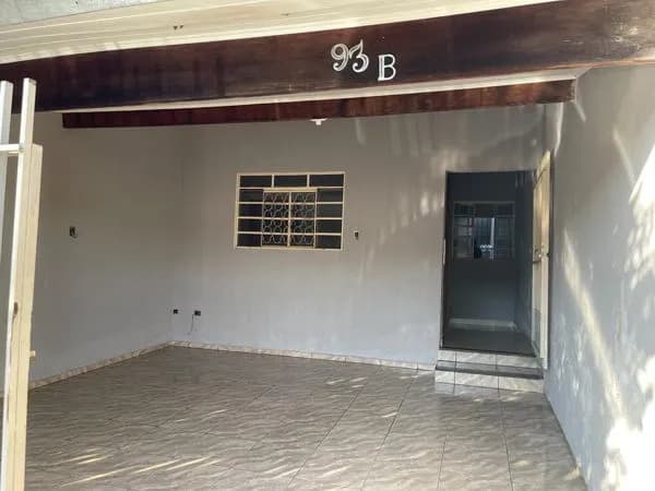Casa à venda no bairro Jardim Planalto em Londrina/PR