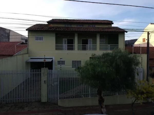 Sobrado à venda no bairro Alpes em Londrina/PR