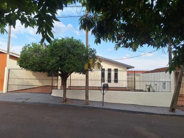 Casa em Londrina - Jardim Bandeirantes