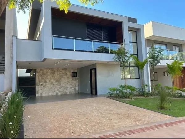 Sobrado à venda no bairro Jardim Montecatini em Londrina/PR