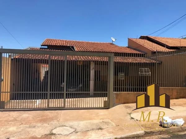 Casa à venda no bairro Jardim Ilha do Mel em Londrina/PR