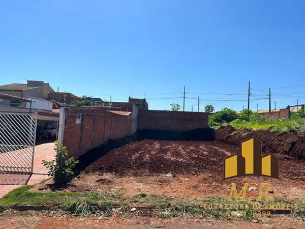 Terreno à venda no bairro Jardim Aliança em Londrina/PR