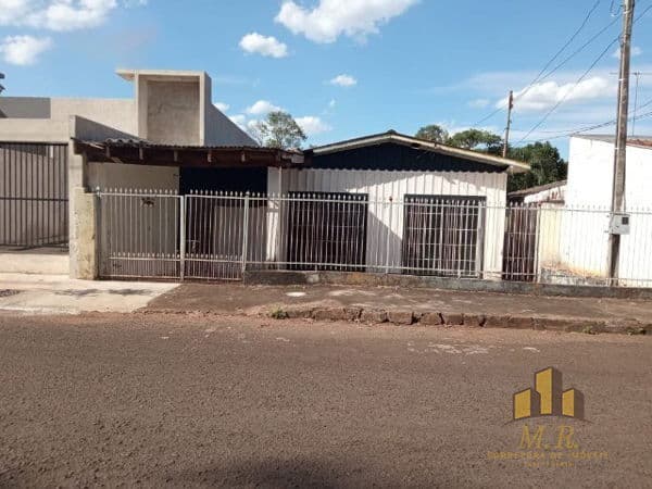 Casa à venda no bairro Jardim Piza em Londrina/PR