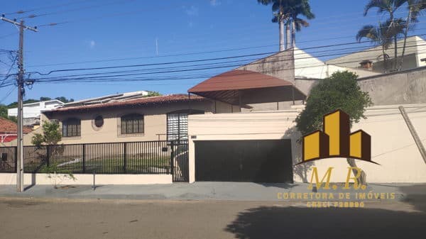 Casa à venda no bairro Hedy em Londrina/PR