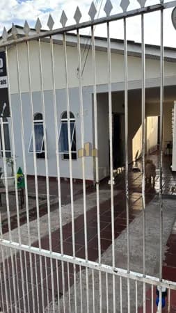 Casa em Londrina - Parigot de Souza