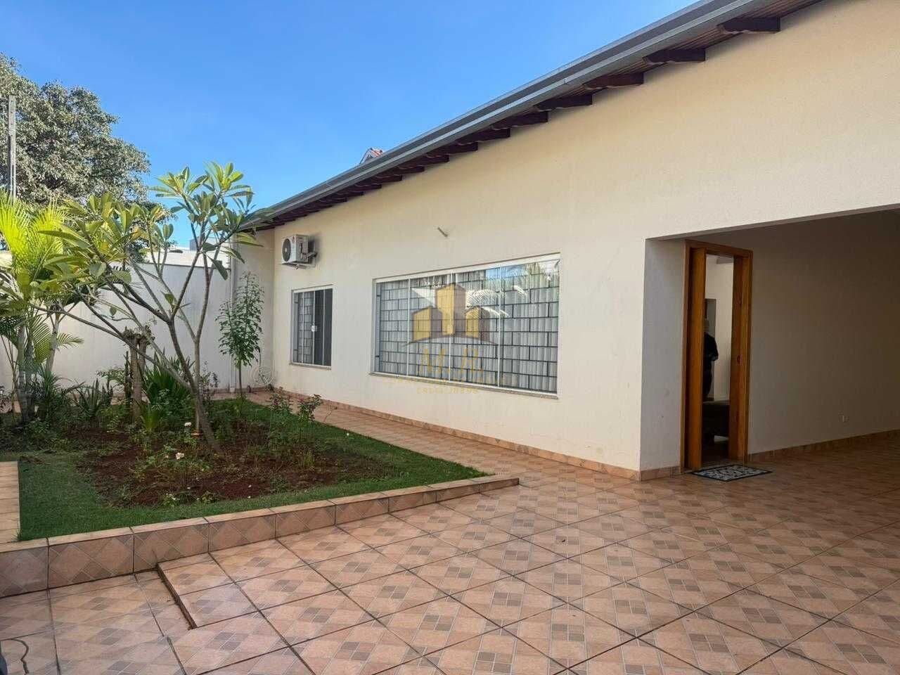 Casa em Londrina - Mediterrâneo