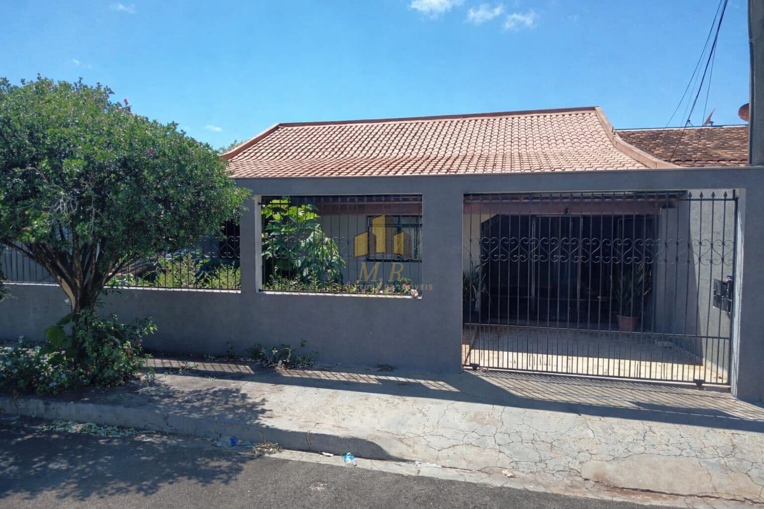 Casa em Londrina - Cafezal