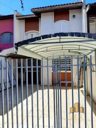 Sobrado à venda no bairro Jardim Tókio em Londrina/PR