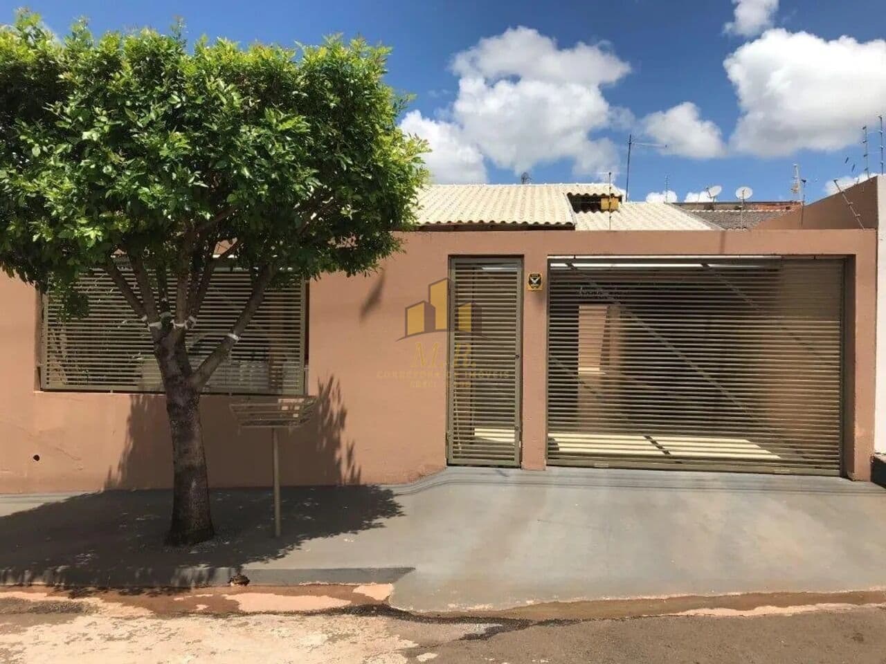 Casa em Londrina - Jardim Itapoá