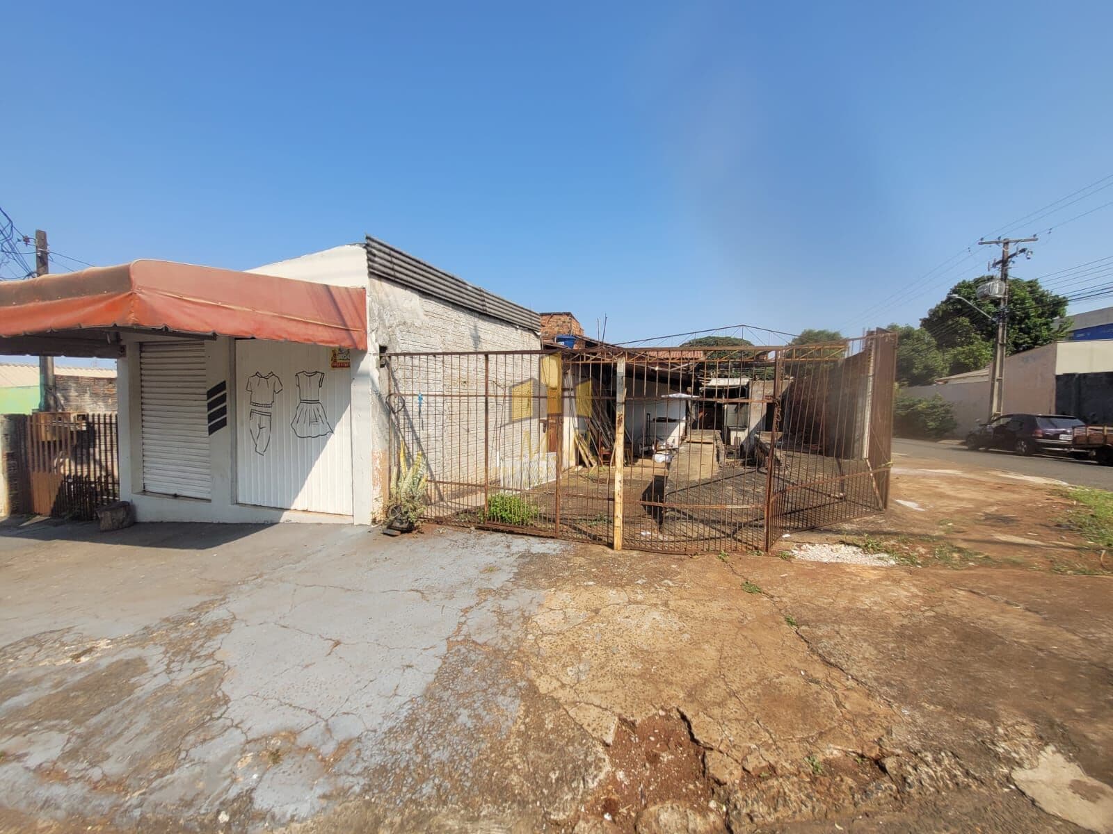 Casa em Londrina - Conjunto Habitacional Violim