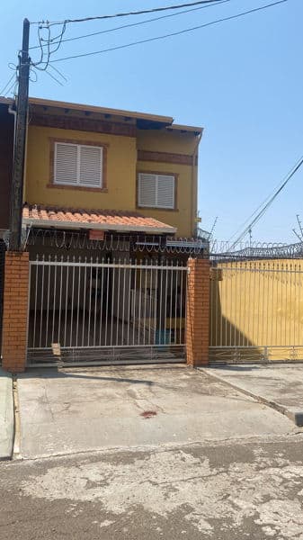 Sobrado à venda no bairro Jardim Novo Sabará em Londrina/PR