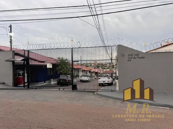 Casa à venda no bairro Conjunto Habitacional Santiago II em Londrina/PR