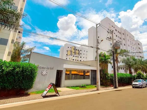 Apartamento em Conjunto Habitacional Santiago II, Londrina/PR