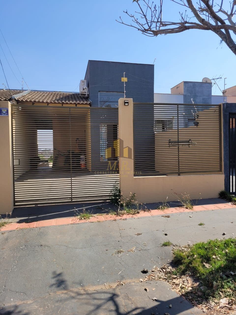 Casa à venda no bairro Colúmbia em Londrina/PR