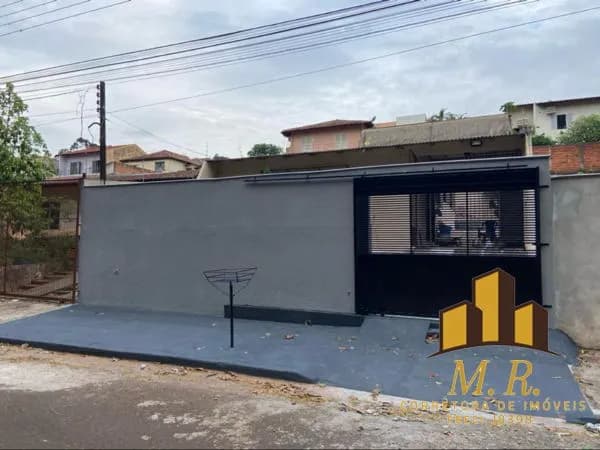 Casa à venda no bairro Jardim Alvorada em Londrina/PR