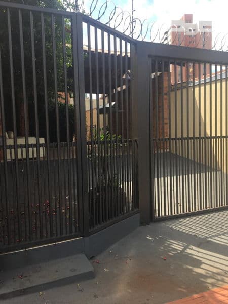 Sobrado à venda no bairro Jardim Alvorada em Londrina/PR
