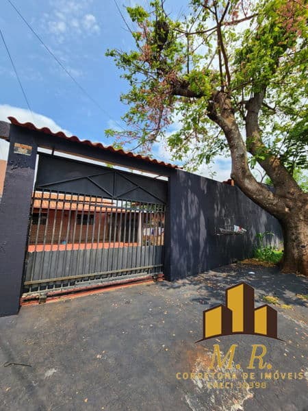 Casa à venda no bairro Jardim do Leste em Londrina/PR