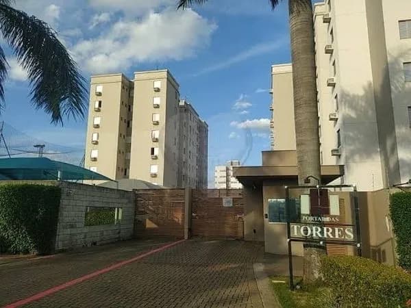 Apartamento à venda no bairro Conjunto Habitacional Santiago II em Londrina/PR