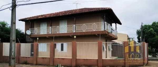 Sobrado à venda no bairro Jardim Tarumã em Londrina/PR