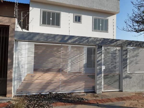 Sobrado à venda no bairro Jardim Continental em Londrina/PR