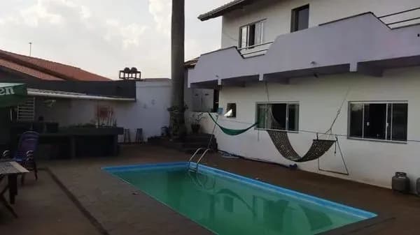 Sobrado à venda no bairro Residencial Loris Sahyun em Londrina/PR
