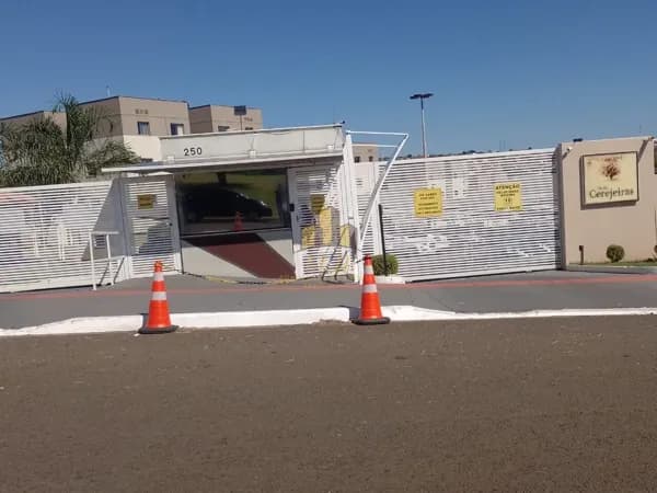 Apartamento à venda no bairro Conjunto Residencial Marajoara em Londrina/PR