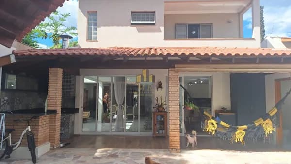 Sobrado em Londrina - Universitário