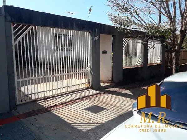 Casa à venda no bairro Jardim Pacaembu em Londrina/PR