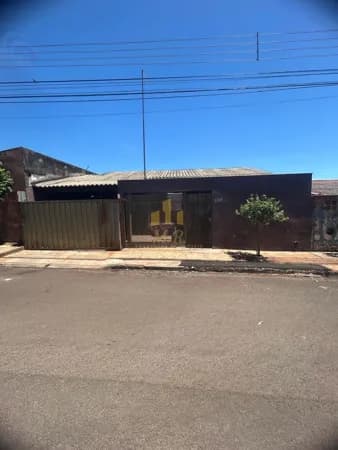 Casa em Sertanópolis - Centro