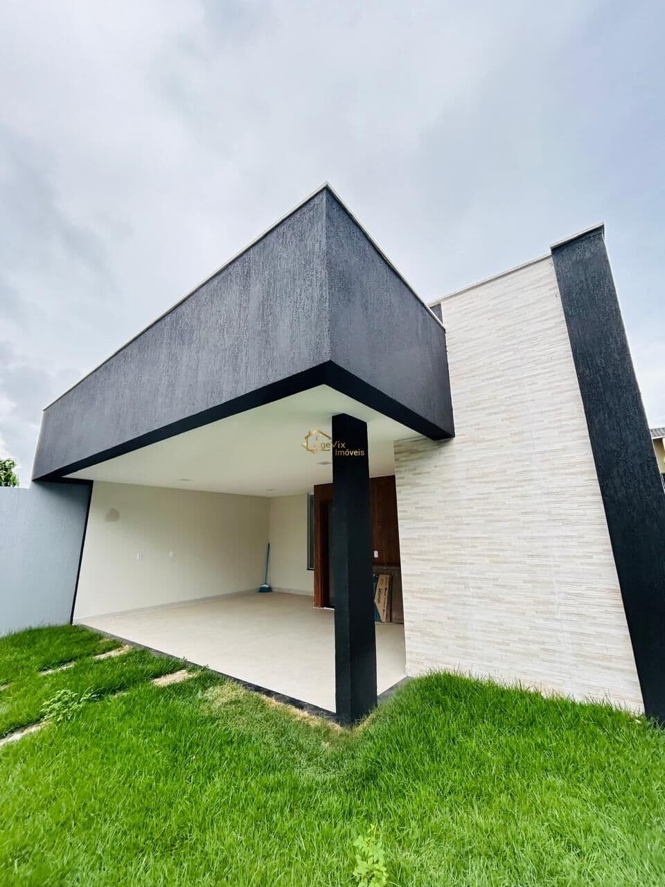 Casa 3 Quartos com Suíte, Quintal, Área Gourmet com Churrasqueira