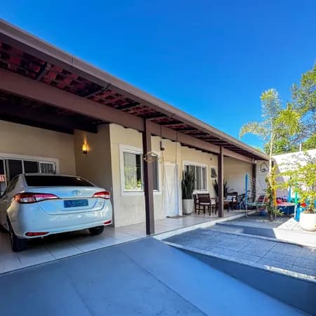 Linda Casa 3 Quartos sendo uma Suíte, Escritório, Quintal e Lazer Completo