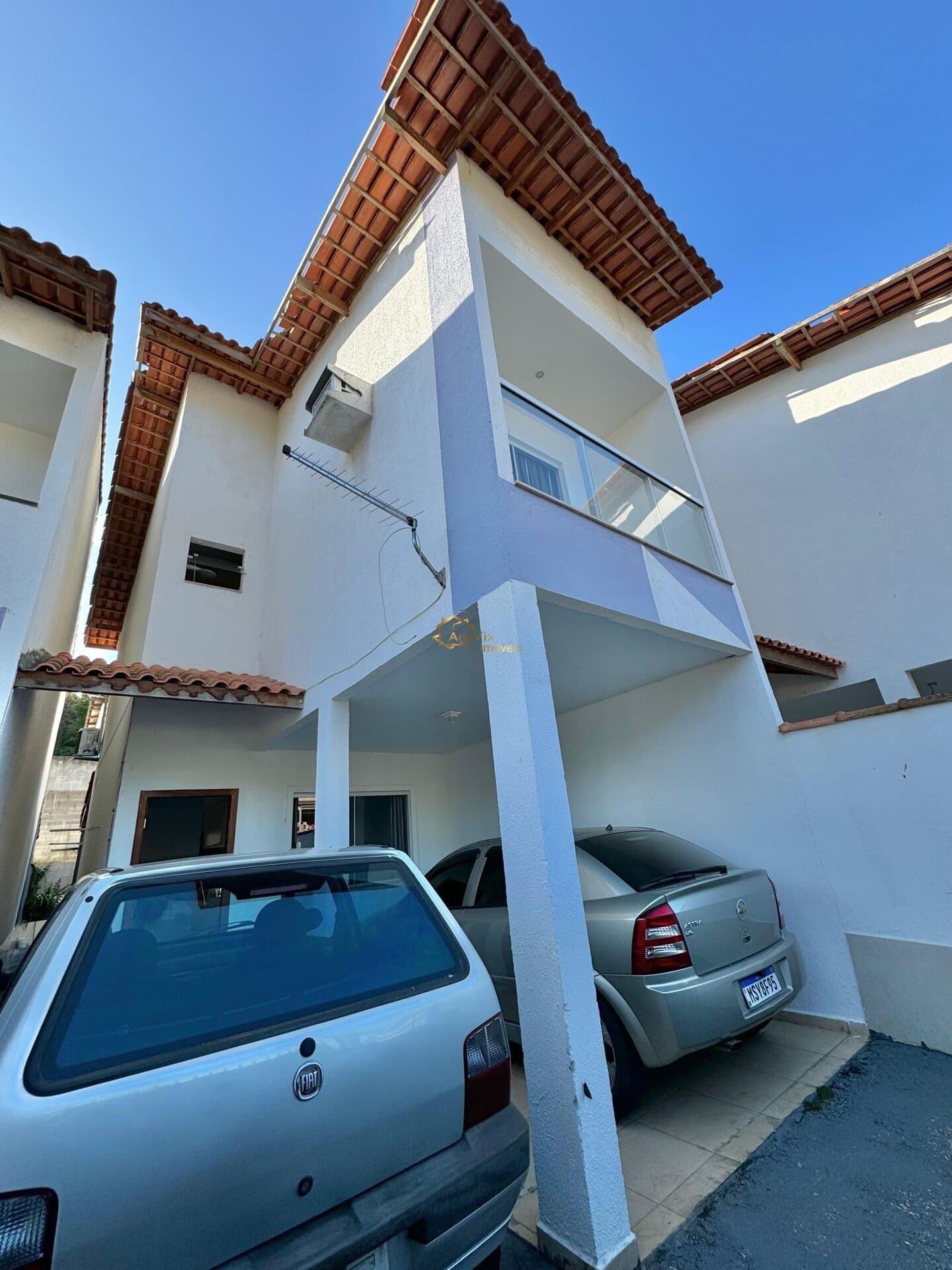 Casa Duplex 2 Quartos com Quintal
