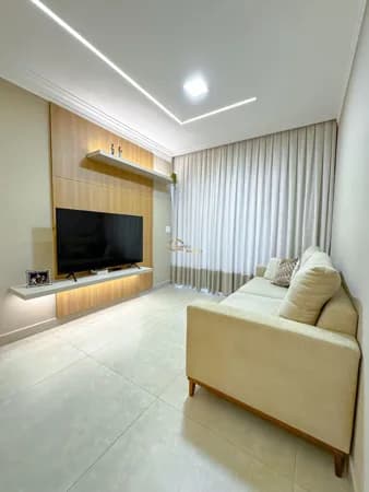 Casa 2 Quartos com Suíte, Quintal e Área Gourmet com Churrasqueira