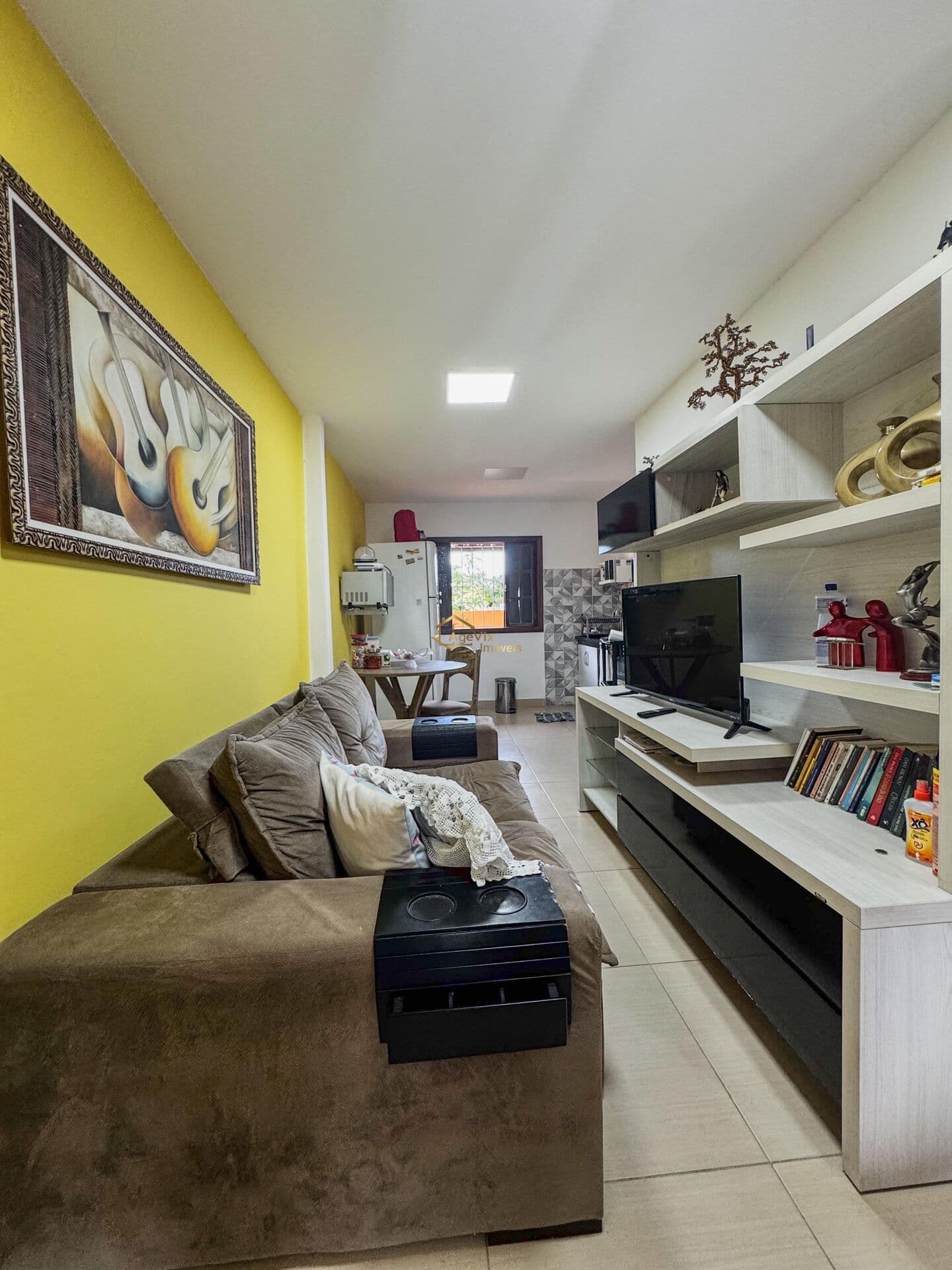 Casa Duplex com Suíte + Ponto Comercial
