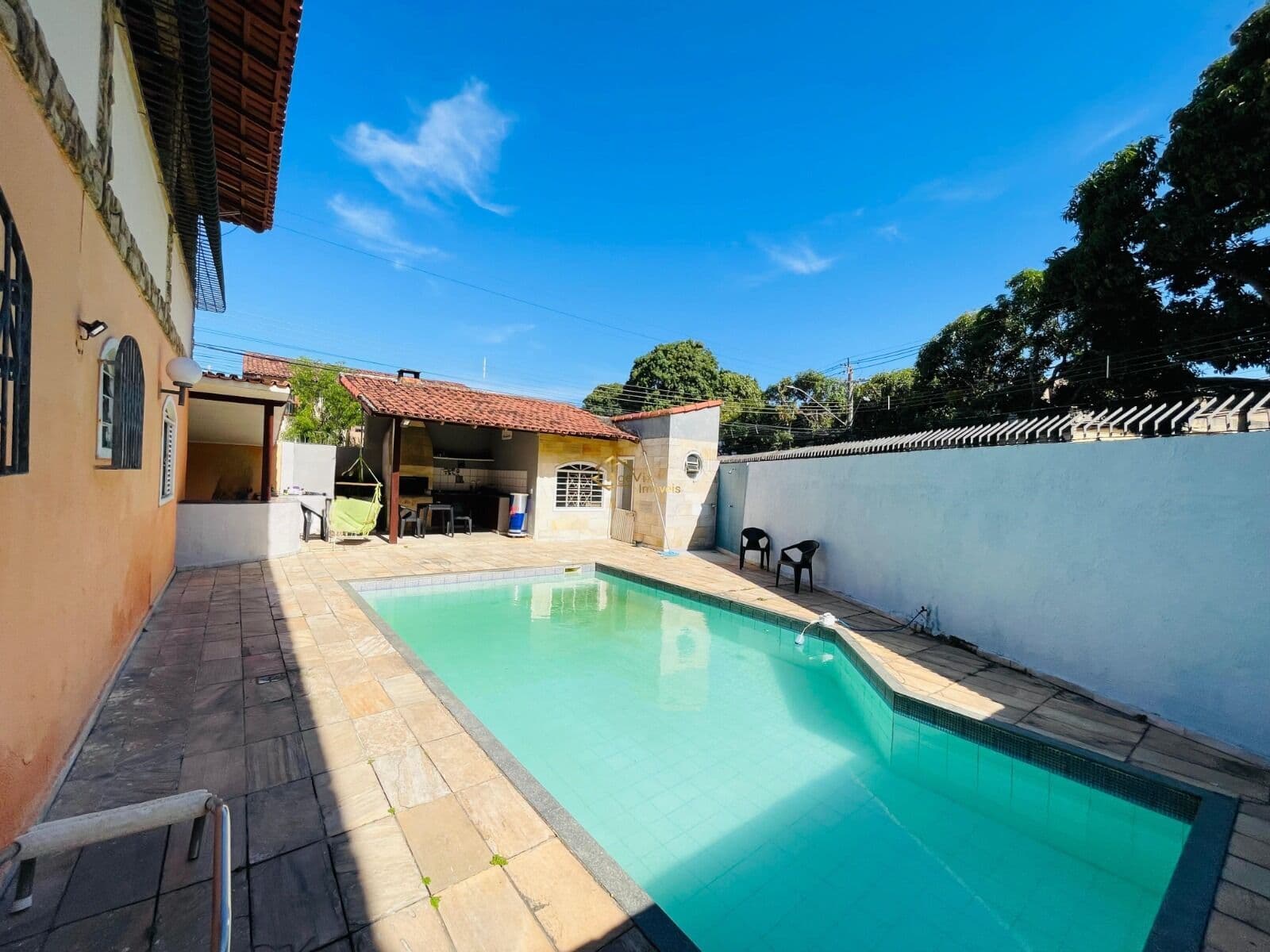 Casa 5 Quartos com Piscina área gourmet e terraço coberto