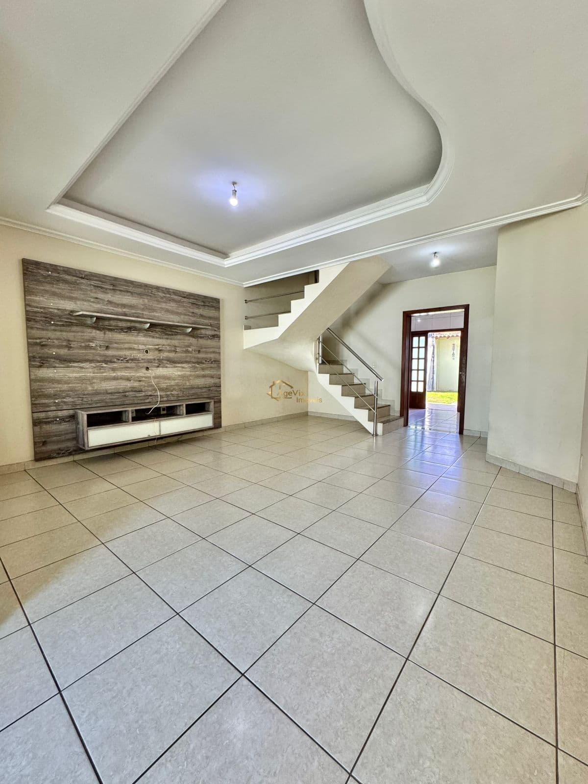 Casa Duplex 3 Quartos com Suíte, Quintal, Área Gourmet