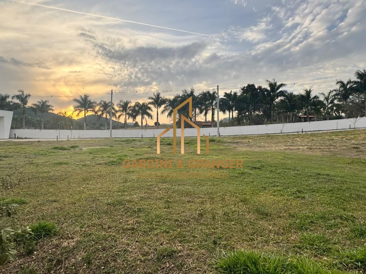 LOTE A VENDA NO CONDOMÍNIO RESIDENCIAL DA ILHA EM GUARAREMA