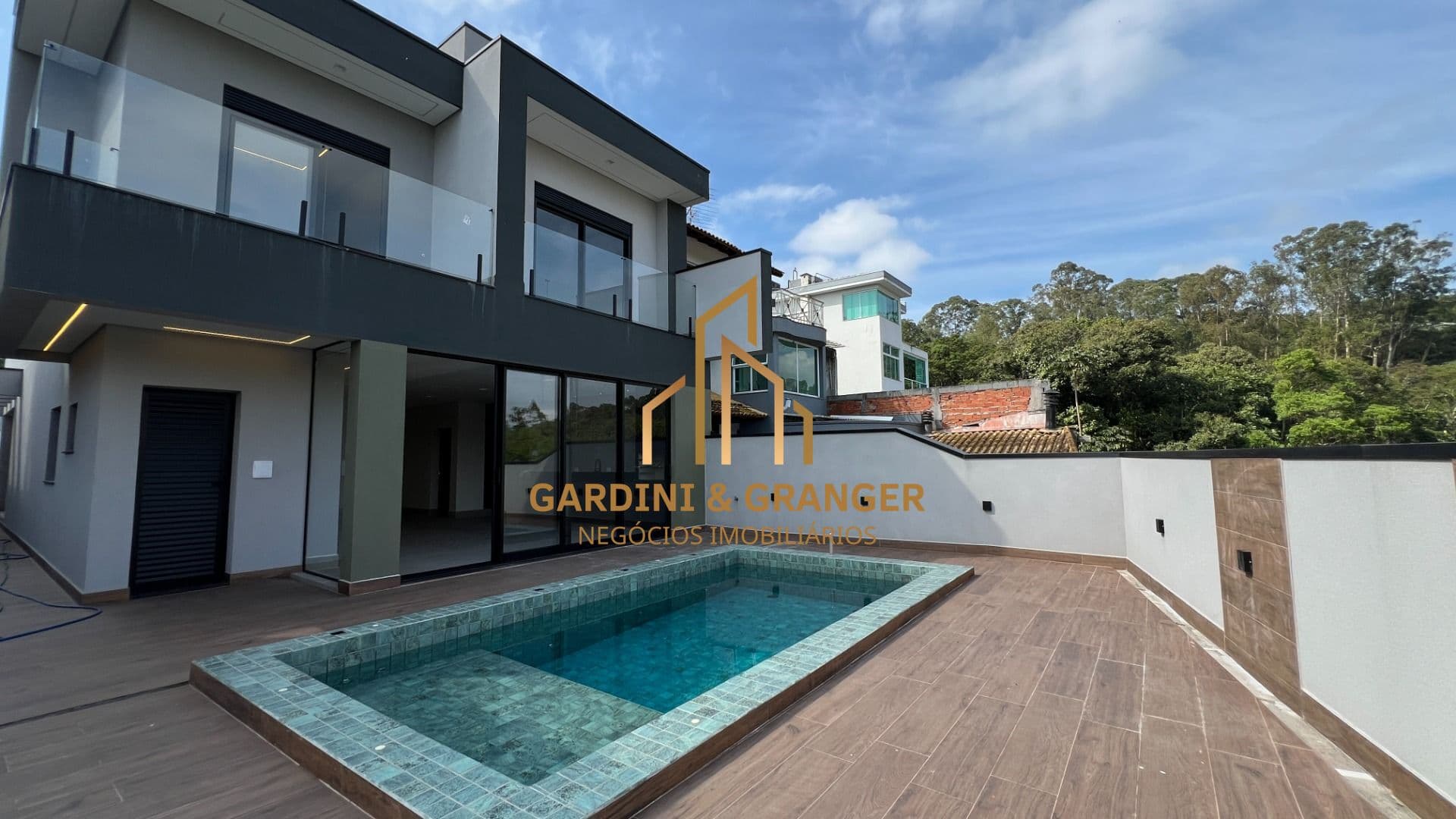 Sobrado com 3 dormitórios à venda, 256 m² - Condomínio Aruã - Mogi das Cruzes/SP