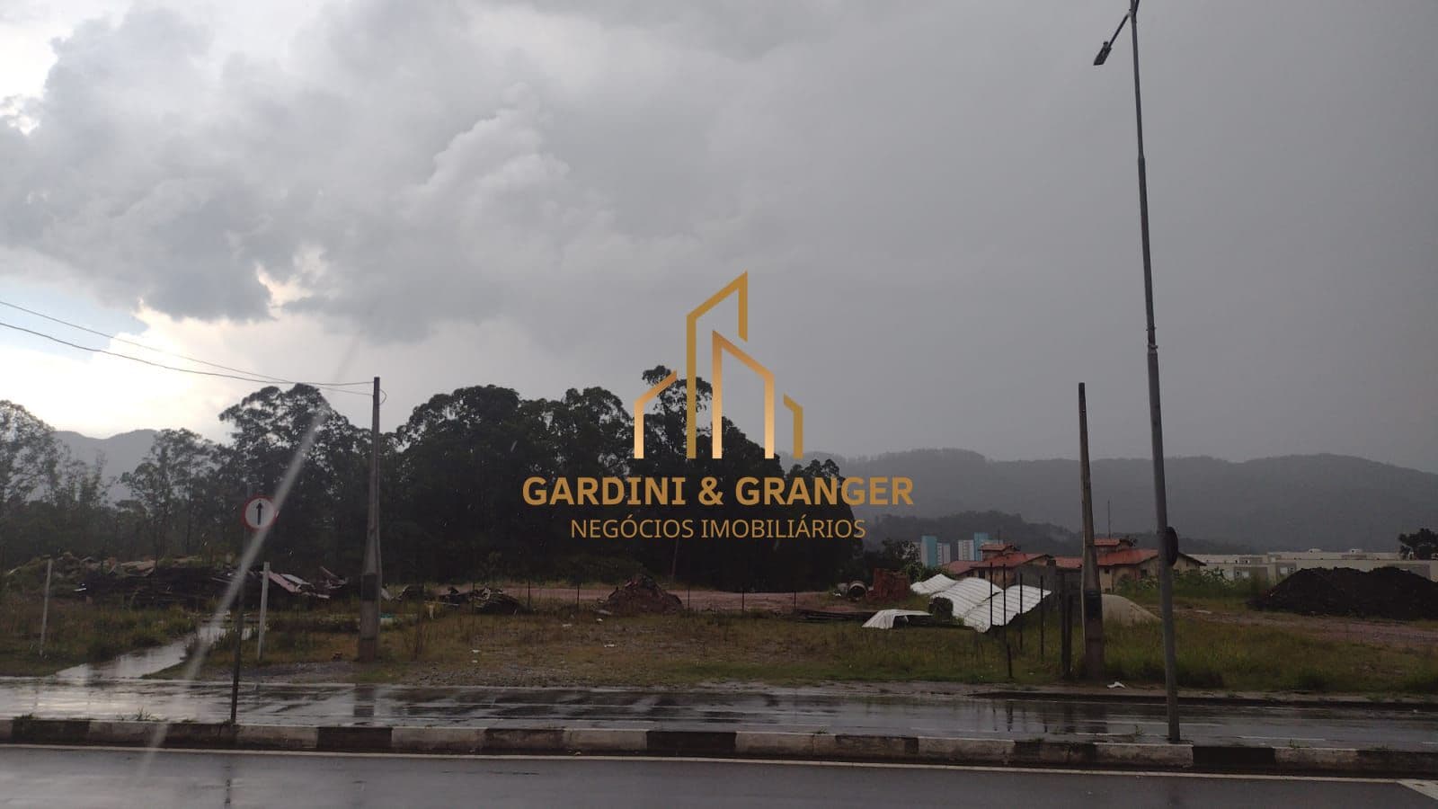 ÁREA A VENDA EM AVENIDA COMERCIAL EM CÉSAR DE SOUZA, MOGI DAS CRUZES