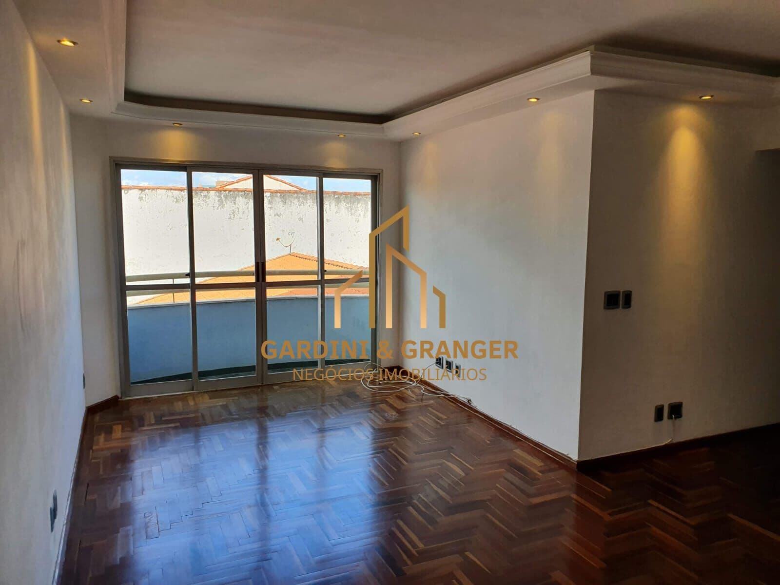 APARTAMENTO À VENDA NO JARDIM ARMÊNIA EM MOGI DAS CRUZES/SP.