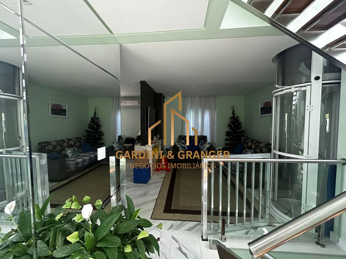 Sobrado com 3 dormitórios à venda, 220 m² por R$ 3.500.000,00 - Condomínio Aruã Brisas - Mogi das Cruzes/SP