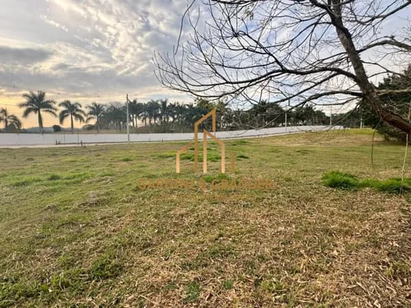 LOTE A VENDA NO CONDOMÍNIO RESIDENCIAL DA ILHA EM GUARAREMA