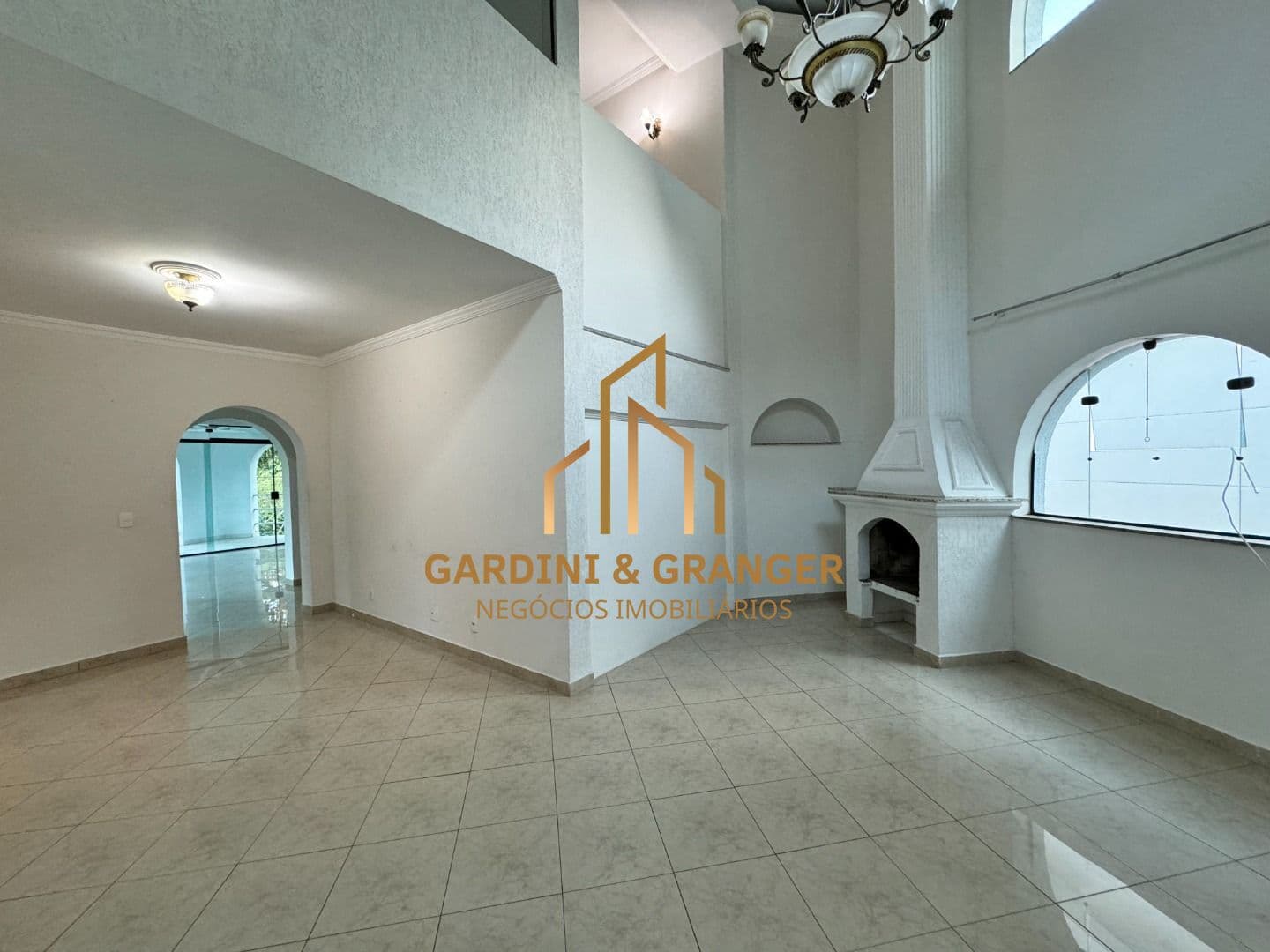 Sobrado com 3 dormitórios à venda, 370 m² - Real Park - Mogi das Cruzes/SP