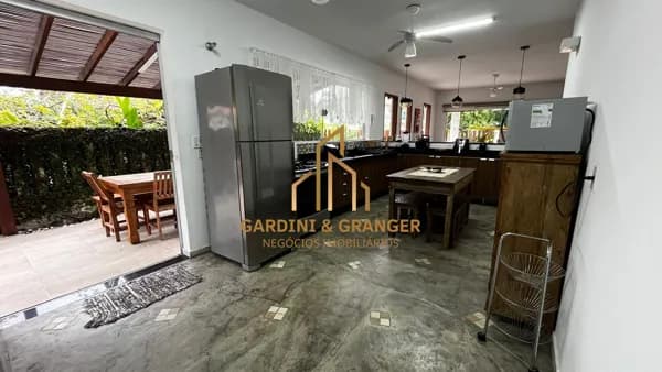 VENDO-CASA TÉRREA-COND. ALBAMAR