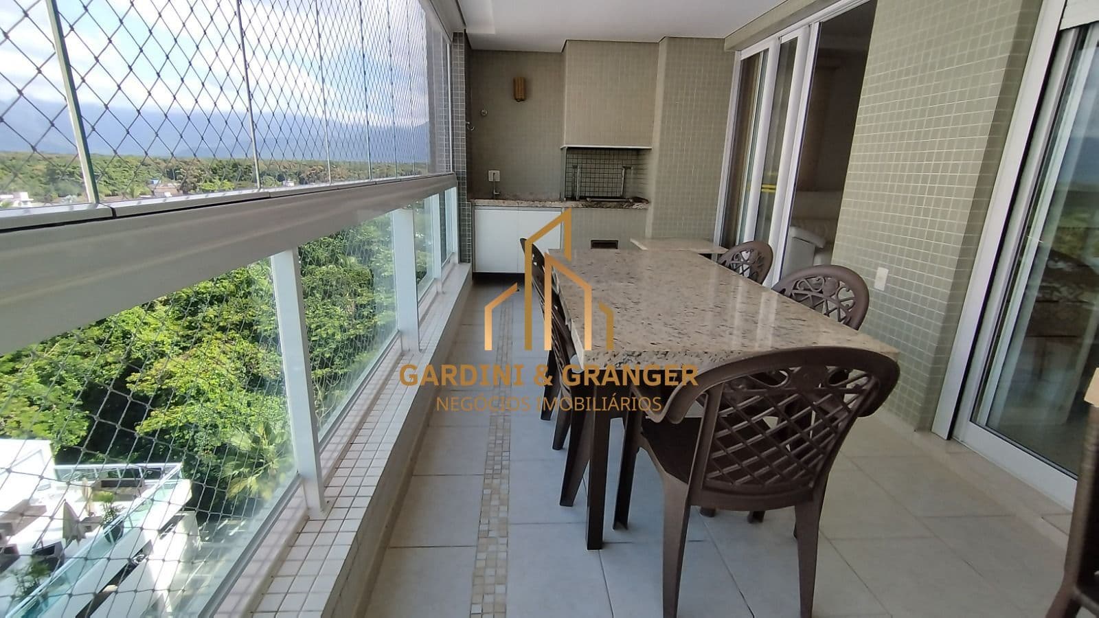 Apartamento com 3 dormitórios à venda, 100 m² por R$ 2.350.000,00 - Riviera Módulo 8 - Bertioga/SP