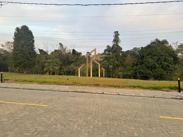 LOTE A VENDA NO CONDOMÍNIO RESIDENCIAL DA ILHA EM GUARAREMA