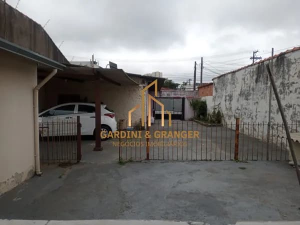 CASA COM TERRENO AMPLO A VENDA NO BAIRRO DO MOGILAR EM MOGI DAS CRUZES